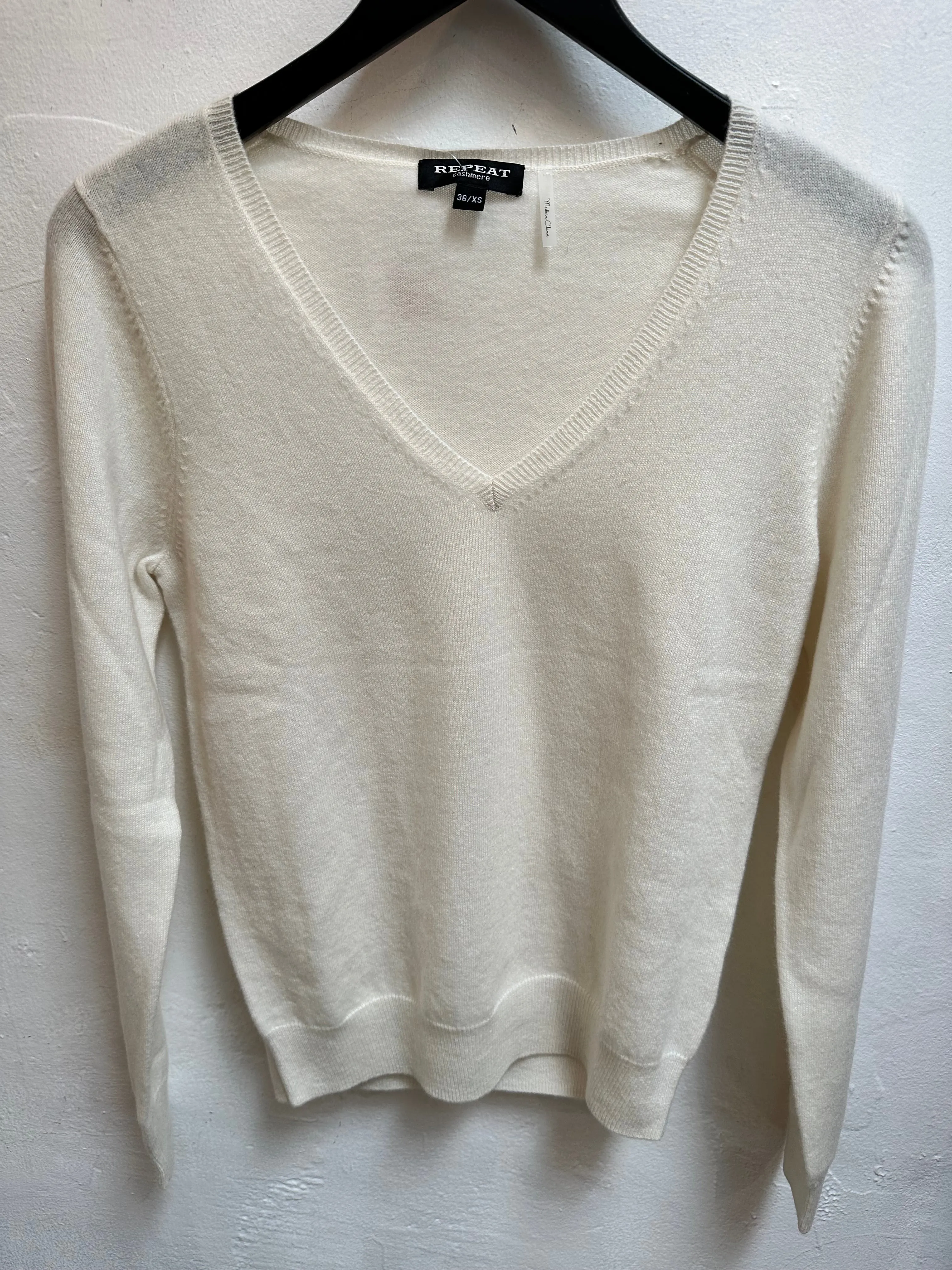 Cream Organic Cashmere V-Neck Jumper